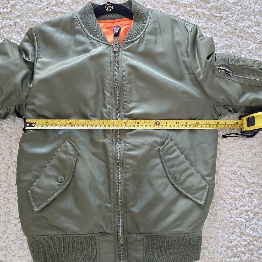Alpha Industries, Green Bomber Jacket, Size M - Picture 10 of 13